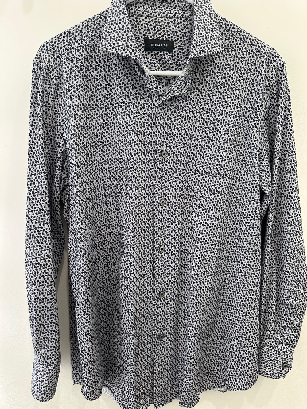 Bugatchi Men’s Navy & White Button-Down Shirt. Size Medium